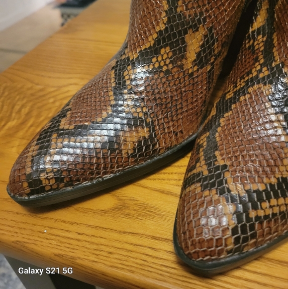 Naturalizer booties size 12W - Picture 7 of 10